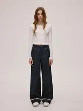 デニム風生地とレースデザインのストレートパンツ【秋用・スリムフィット・女性用】（セットアップ対応）
