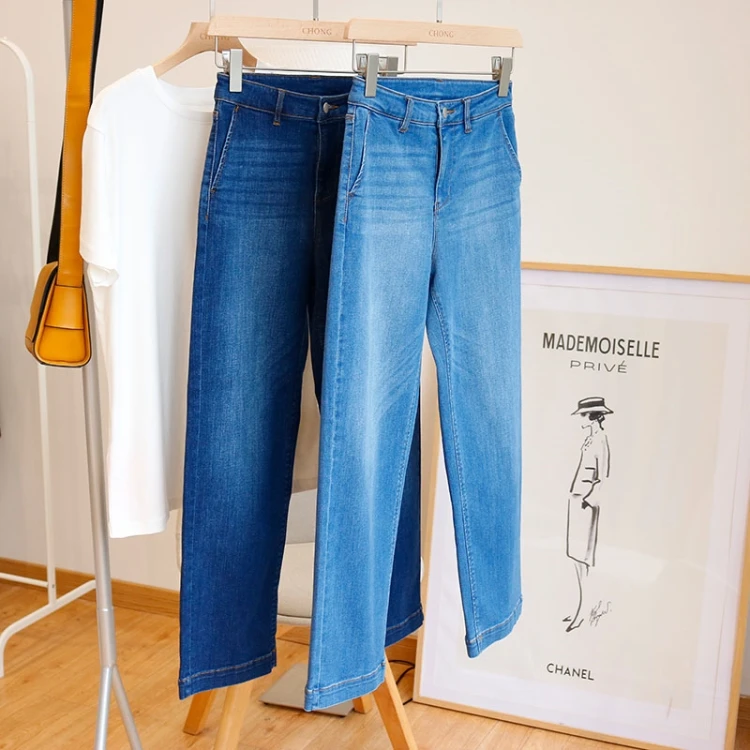ブラックデニム コーデ 失敗しない5つのコツ | 中高腰ストレートパンツで視覚的に長く見える