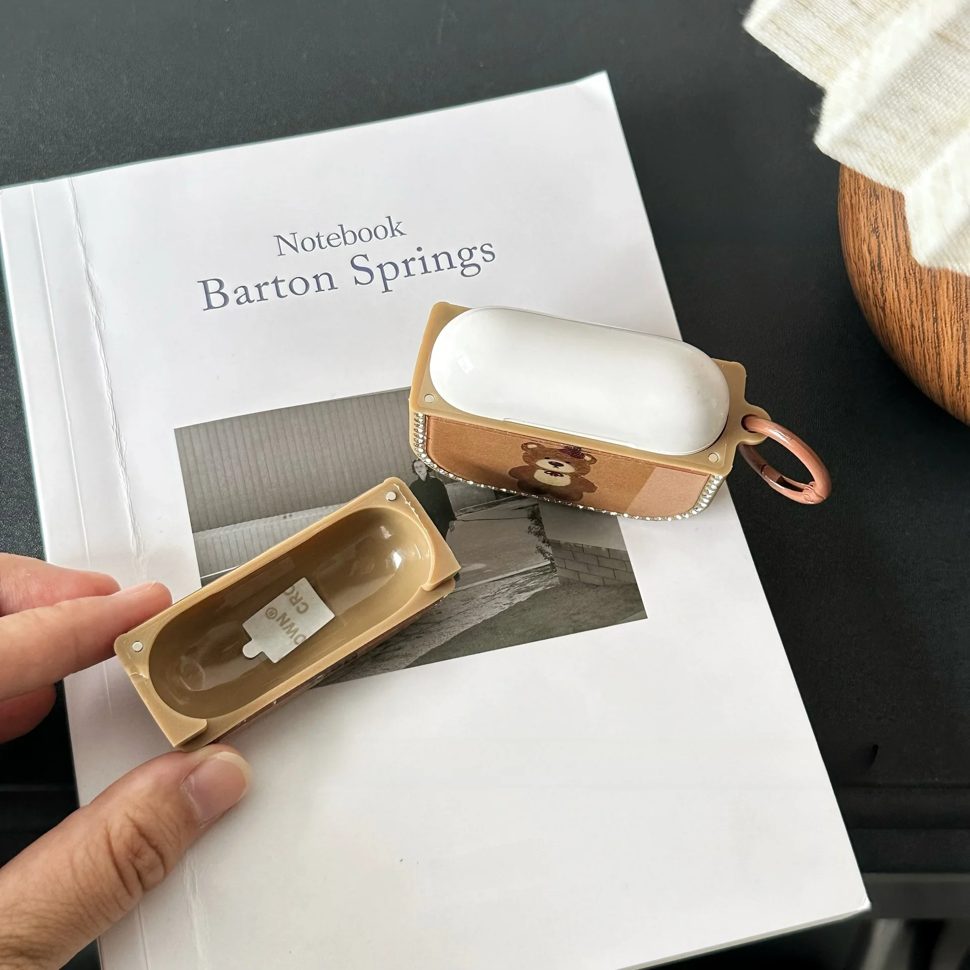 airpods 砂嵐 は本当に必要なのか？その本質的な使い勝手と、日常に溶け込むための選び方