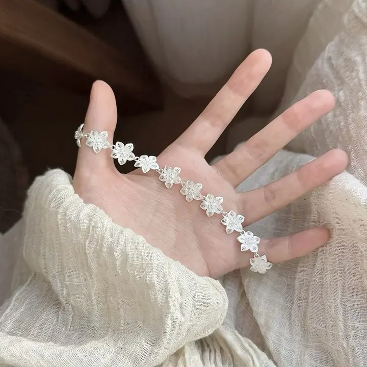 栀子花デザインの中華スタイル手作りシルバー透かしブレスレット【贈り物に最適】