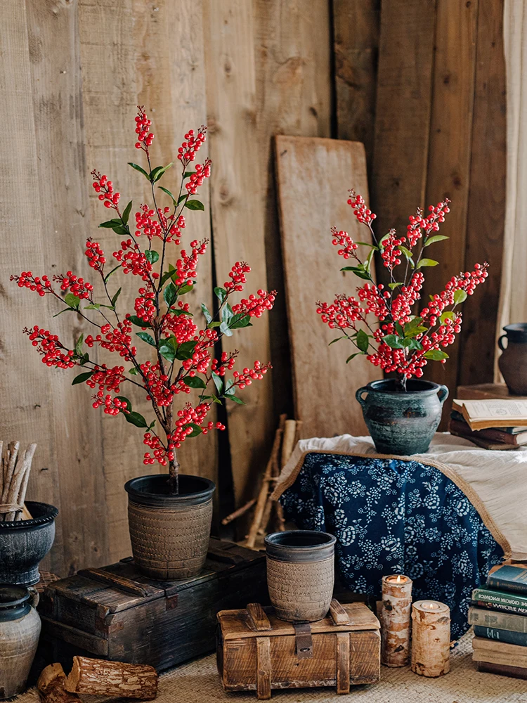 センスのいい寄せ植え 冬花壇としての赤い実のフォーチュンツリーの実用性とデザイン特性