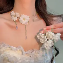 水晶パール花とフリンジのイヤリング＆ネックレス【清新で甘いデザイン・軽やかな印象】（セットアップ対応）