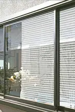 紫外線カットのガラス遮光フィルム【寝室用・断熱・防晒効果】