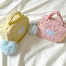 大容量化粧ポーチ【かわいいファーハートデザイン・収納力抜群】