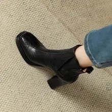 極上の柔らかさのショートブーツ【防水・粗ヒール・ブラック・羊革】