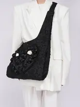 ハートデザインのワッフルテクスチャーショルダーバッグ【サッと持てる・女性用・シンプルで可愛らしい】