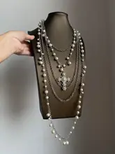 十字架とパールの重ね付けネックレス【女性用・長め・おしゃれアクセサリー】