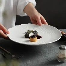 美しいデザイン！白瓷製の陶器平皿【サラダ皿・ステーキ皿・高級感】
