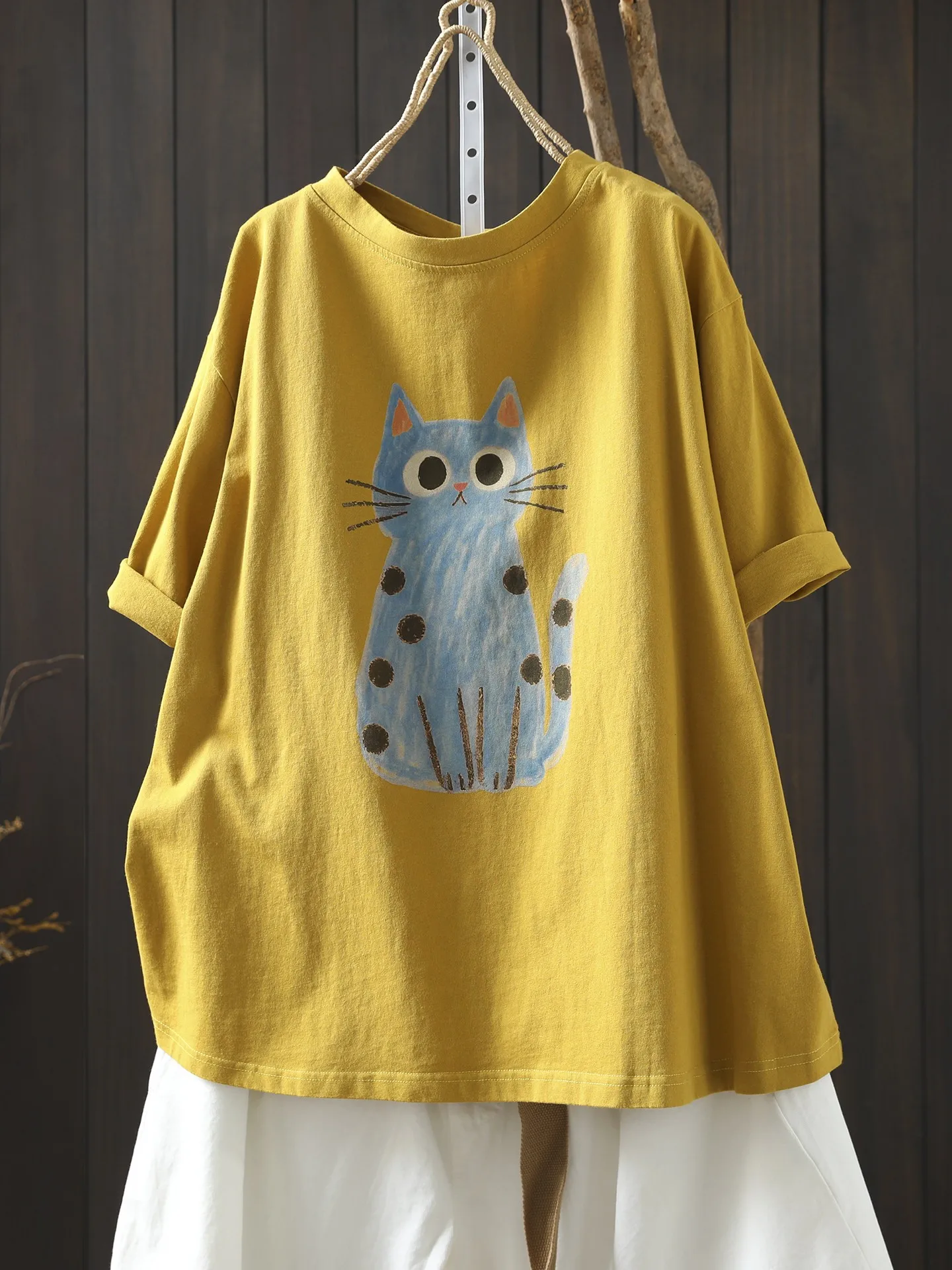 カートゥーンキャットを着るなら、夏の半袖Tシャツでどう選ぶ？