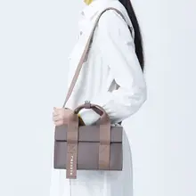レザー製ミニトートバッグ【手提げ・ショルダー対応・ボタン留め・女性用】