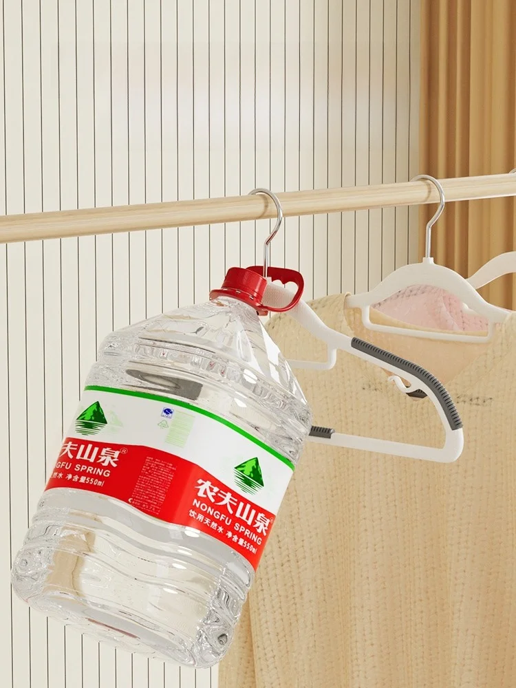 背中が空いてる服に悩むなら、これひとつで解決できる？