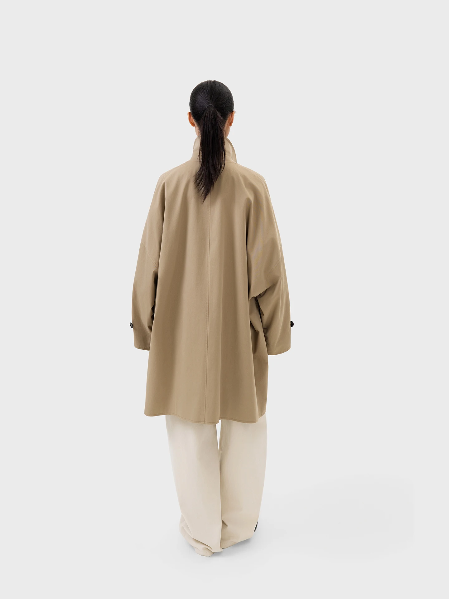 11月のキャンプで寒さに負けない服装は？コートの着る時期を知れば、冬の準備もスムーズに