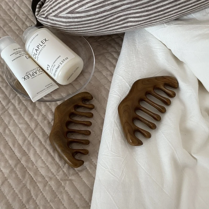頭痛がひどいとき、本当にヘッドスパが効くの？緑檀のヘアコームで頭を整える方法とは