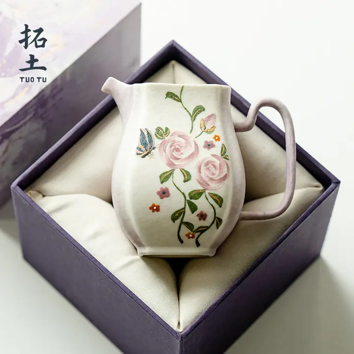 手描きの蝶とバラデザインの陶器製ティーポット【大容量・家用・均一に分けられる】