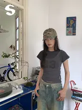 重ね着できるタンクトップと白い短袖Tシャツ【女性用・スリムフィット・夏用】（セットアップ対応）