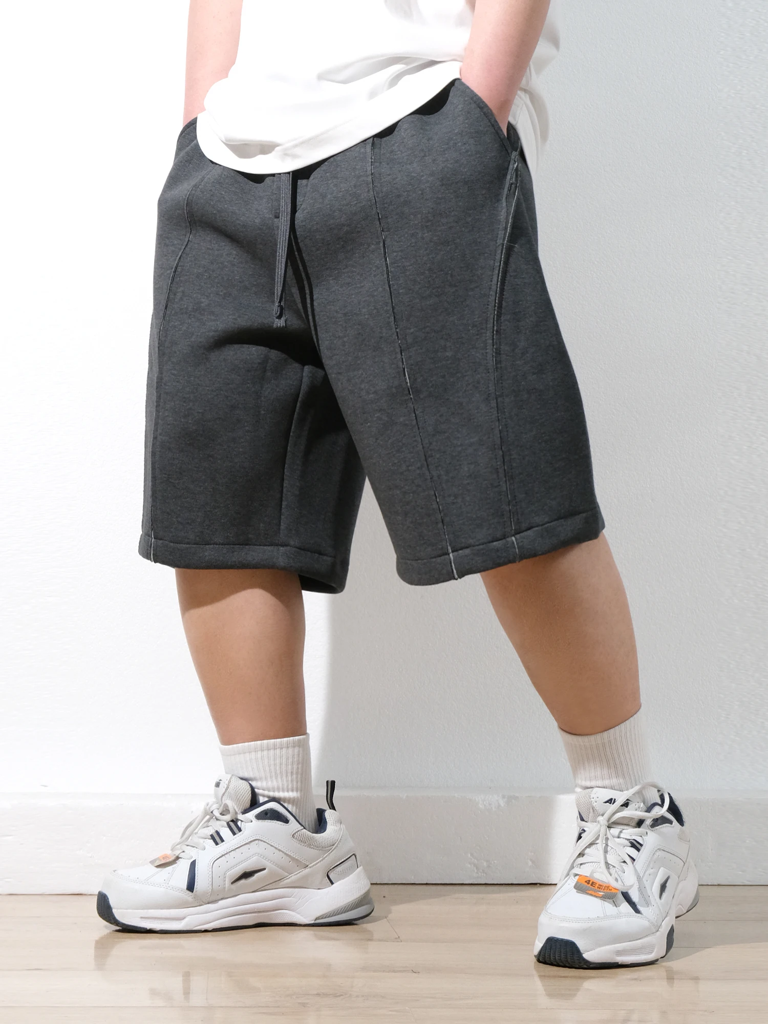 170cmの男性がオーバーサイズパンツを着るとき、着丈はどのくらいが理想？