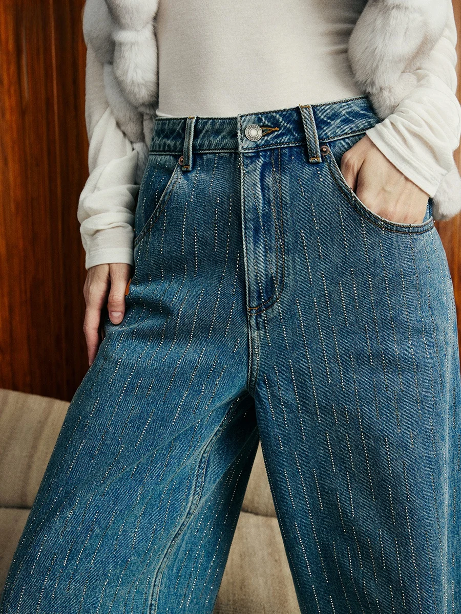 KEIGAN開間 モダンV型ウエストストレートジー ンズのデザインと実用性を徹底解説