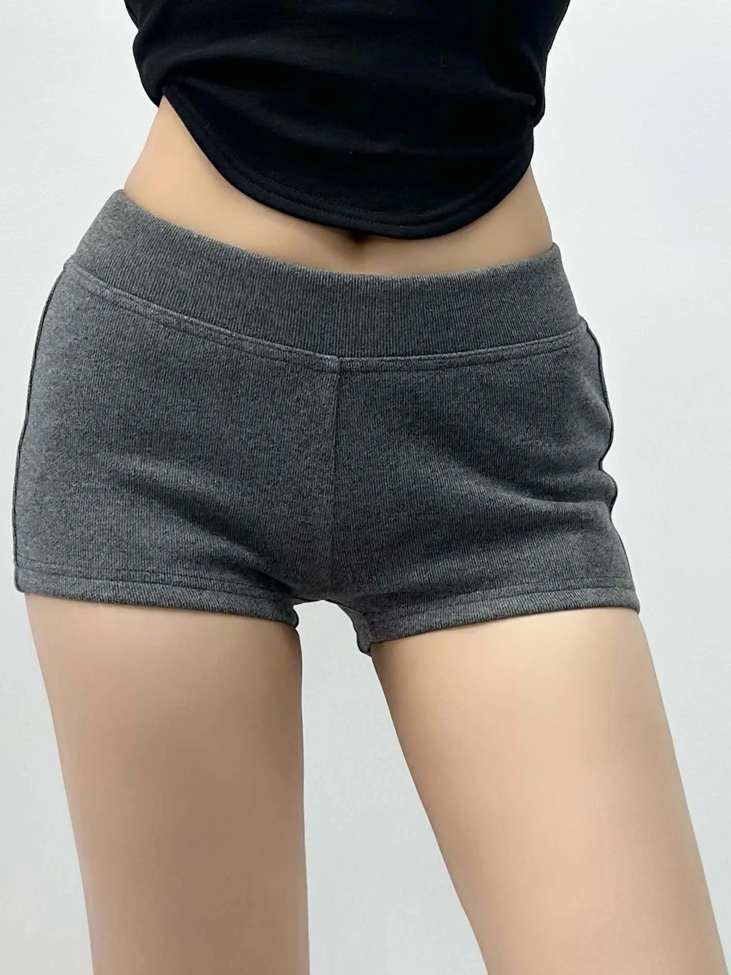 40歳の女性が「ショート」に変えるべき理由は？今こそ注目すべきカジュアルスタイルの秘密