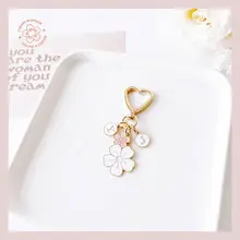 桜の花モチーフのキーホルダー【桃の花・パールチャーム・バッグ用】