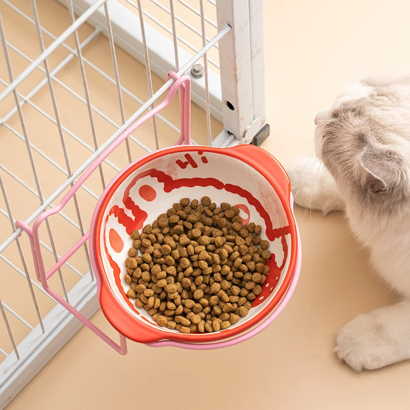 猫の朝食を食べさせないための食器は、陶器が本当に最適なのか？