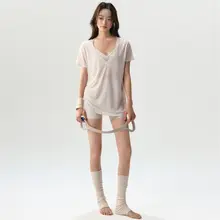速乾性の薄手短袖フィットネスウェア【透湿性・ヨガ・トレーニング対応】