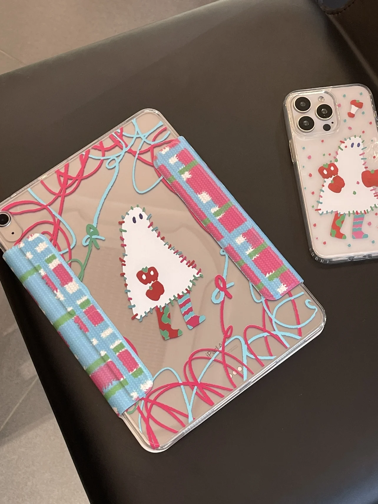 iPad用アクリル保護ケース：磁気吸着式セパレートデザインの実用性とカスタマイズ可能性