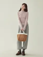 浅紫色の花柄ウール長袖Tシャツ【女性用・フィット感のあるデザイン・春用】