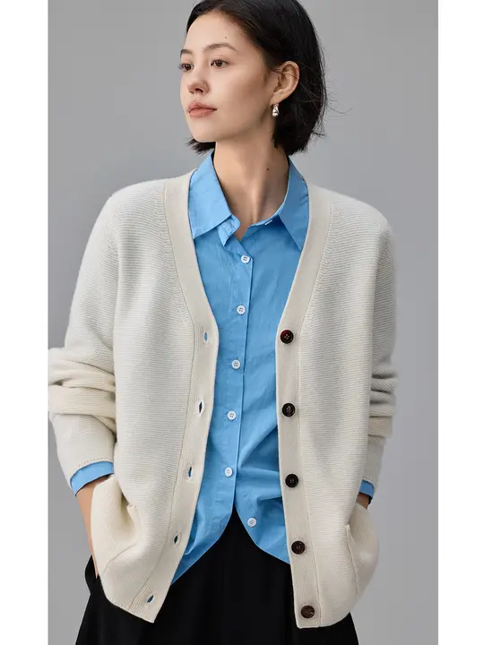 100%羊毛カーディガン【Vネック・ゆったりシルエット・ニット】（セットアップ対応）