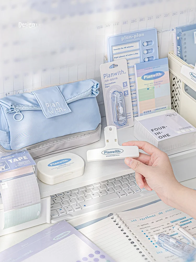 四色ボールペンと永遠に書ける鉛筆、どちらが本当の「使いやすさ」を提供するのか？