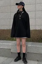 純綿の白い長袖Tシャツ【ユニセックス・秋用・ゆったりデザイン】