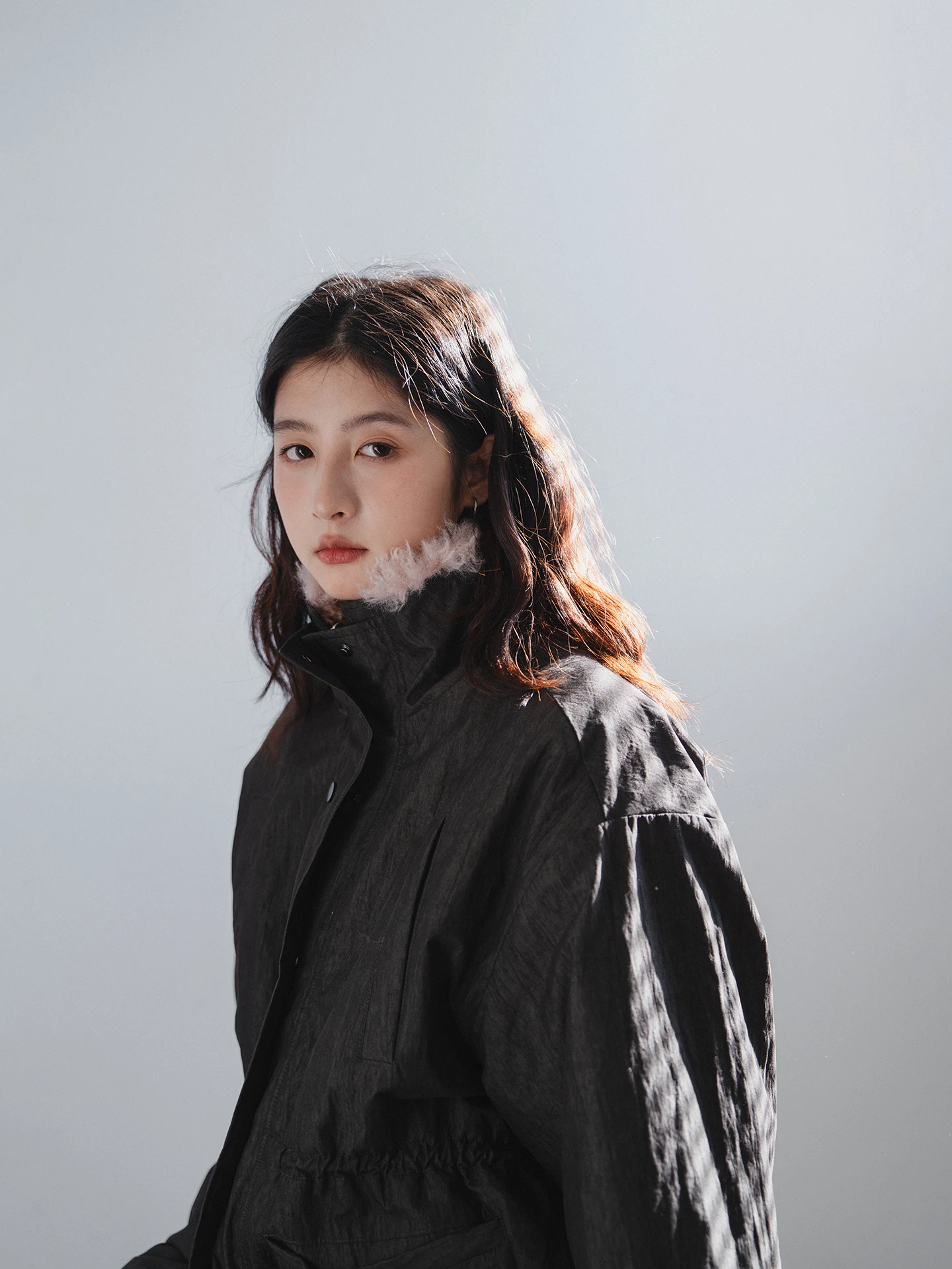 all weather parka とダウンジャケットの違いは？本当に雨の日にも着れるのか？