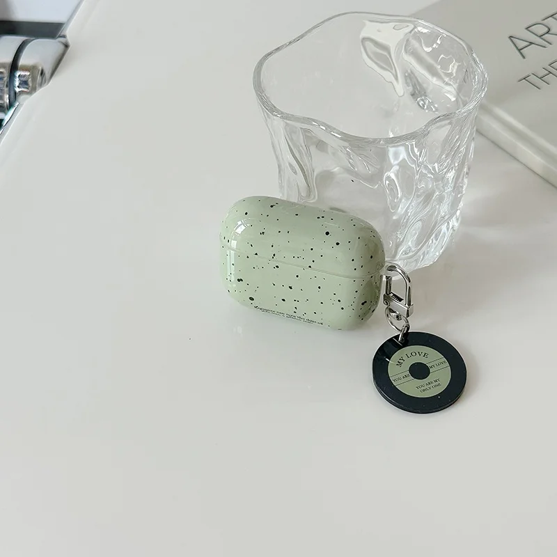 AirPods Pro2用 明るい抹茶グリーンのイヤ  フォンケース：中身構成と実用性の詳細解説