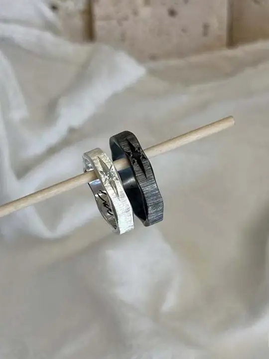 ラウンドデザインの六角星ダイヤモンドリング【カップル向け・輝きのあるキュービックジルコニア・上品な雰囲気】（セットアップ対応）
