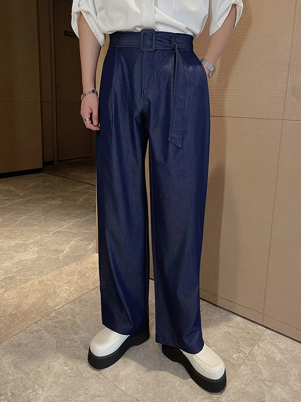 ワイドレッグパンツの着こなし：直筒デザインとドレープ感で旬のカジュアルスタイルを実現