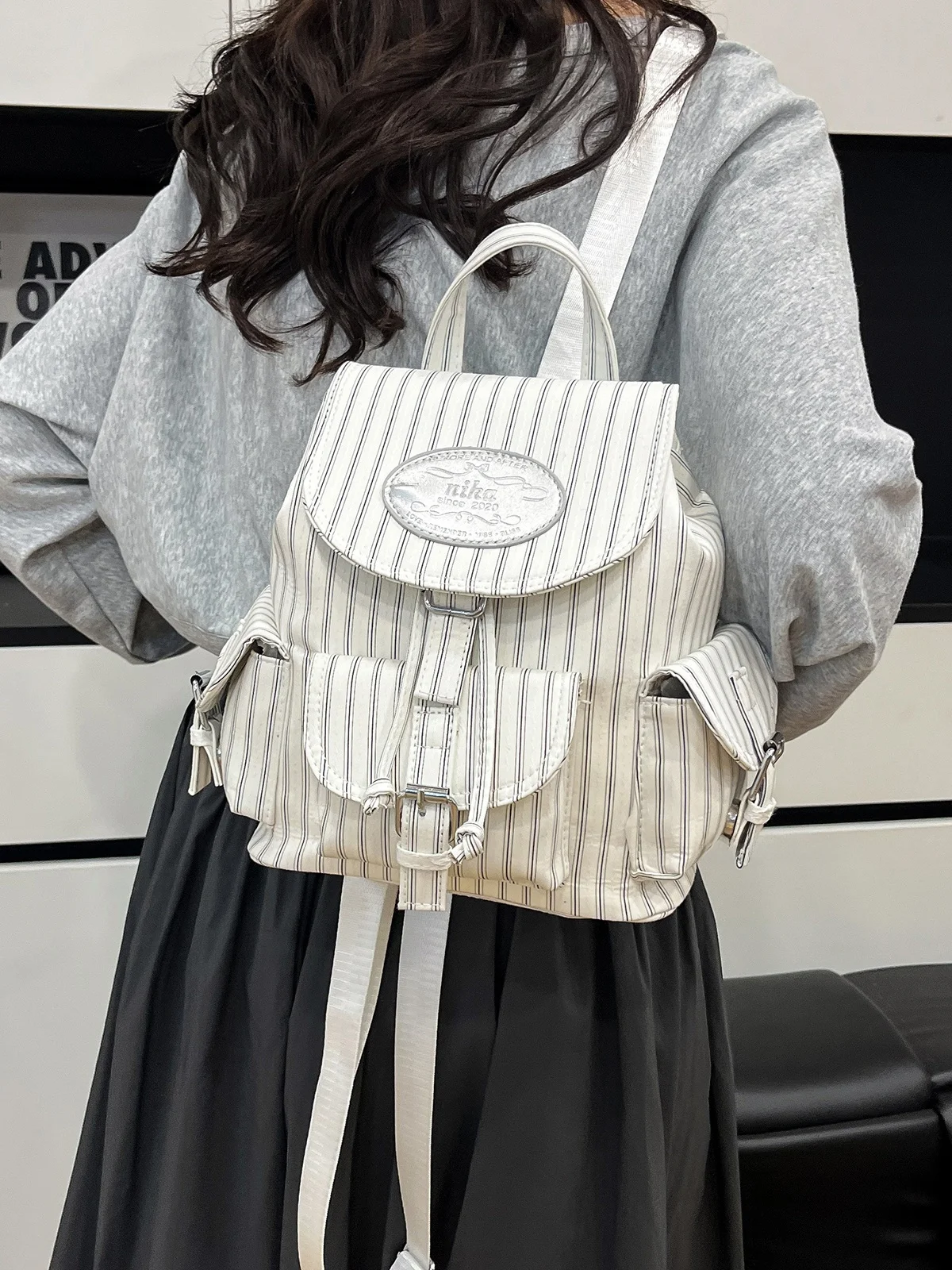 便利なデザイン！夏用レディースリュックサック【通勤・アウトドア・ミニサイズ】（セットアップ対応）