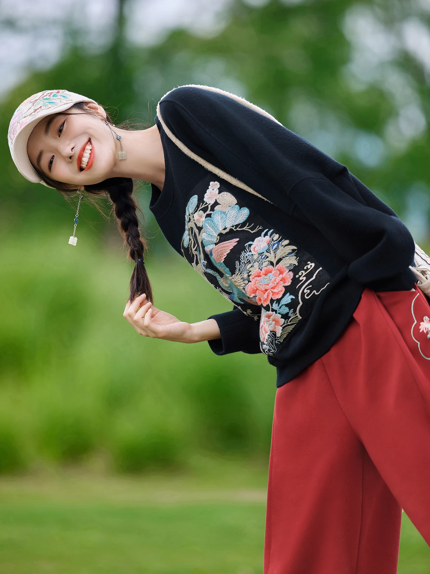 国風刺繍デザインのハカマパンツ：女性用の通勤風阔腿パンツの実用性と着心地