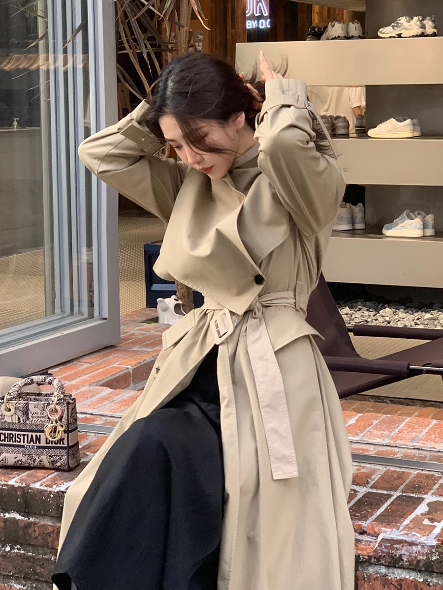 大人可愛い服 50代コーデの完全ガイド：大翻領コットントレンチコートで自然な可愛さを実現