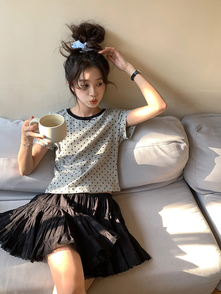 大人可愛い服 50代コーデの秘密：バレエスタイルフレアスカートで実現する優しいスタイル