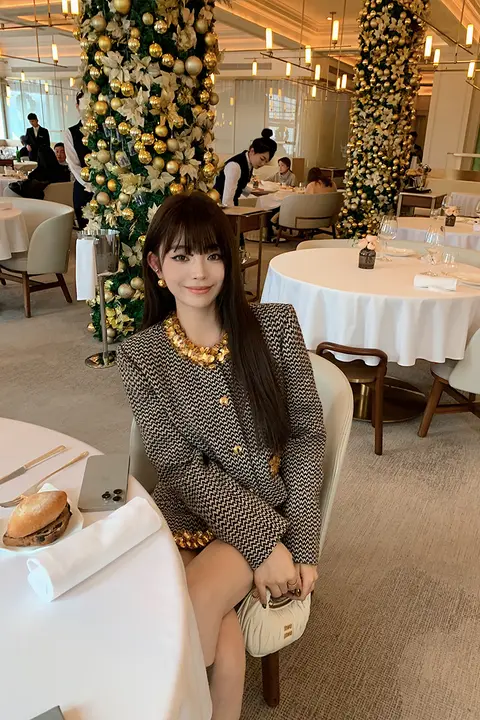 重厚感のある羊毛ツイードコート【クリスタルビジュー付き・デザイン性抜群】（セットアップ対応）