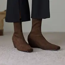 高めのヒールのストレッチブーツ【おしゃれなスクエアトゥ・ショートブーツ・女性用】