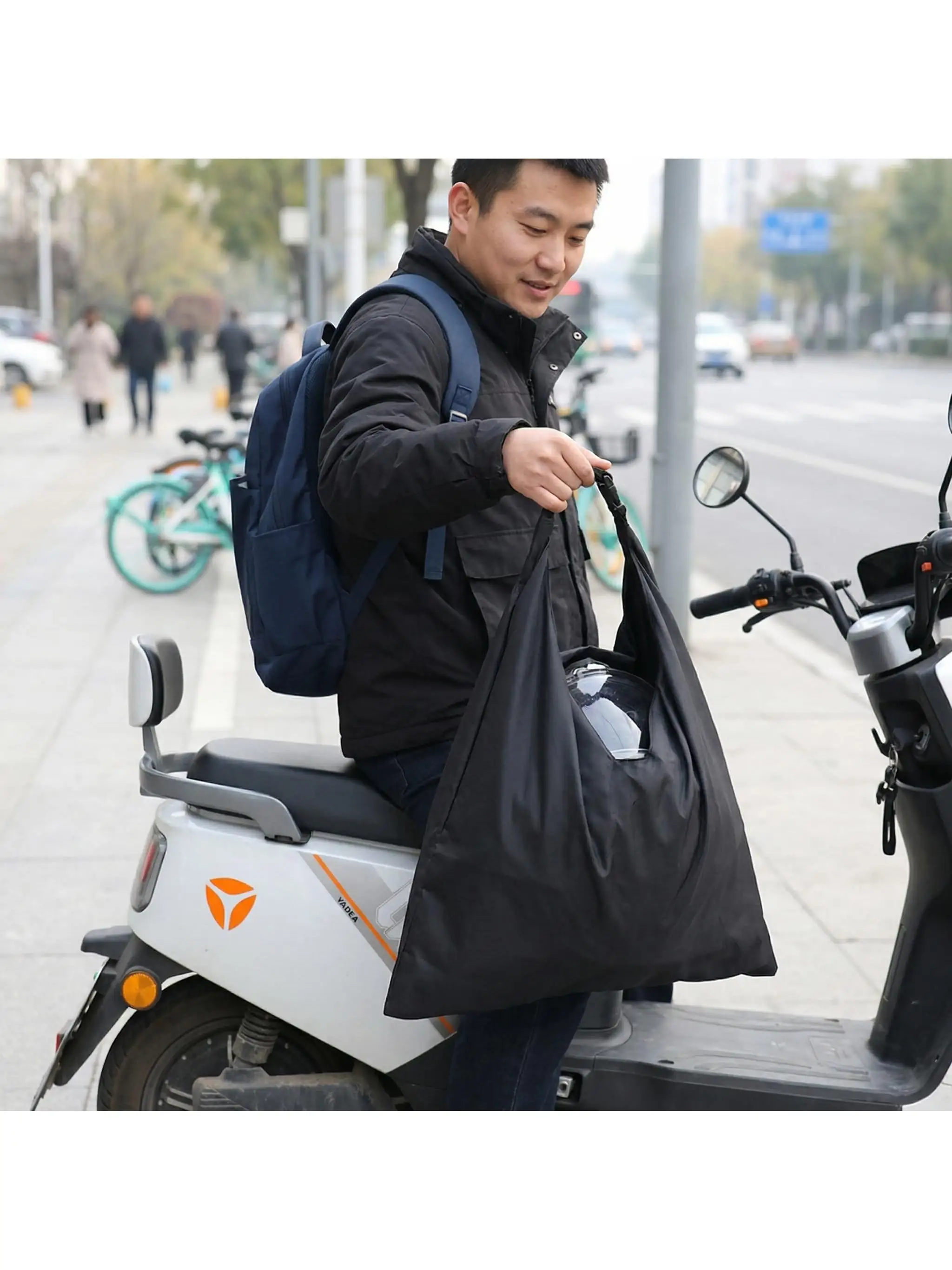 ヘルメットを収納するのに迷っている？この1つのバッグが解決する理由