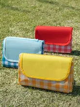 防水加工の携帯型ピクニックマット【厚手・折りたたみ式・春のハイキングにも最適】
