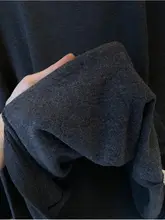 ストレートショルダーの加絨長袖Tシャツ【冬用・黒・白・灰色・レディース】