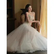 フィッシュテールデザインの新婦用ドレス【ビーズ装飾・トレーン付き・スリーブレス】