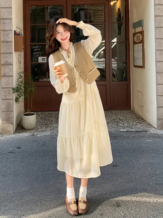 春秋用エレガントなロングドレスとベストのコーディネート（セットアップ対応）