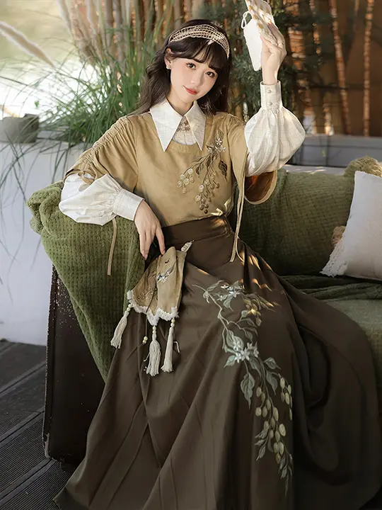 華やかなデザイン！新感覚の漢服風外衣とスカート【国風・半袖・アジア風】（セットアップ対応）
