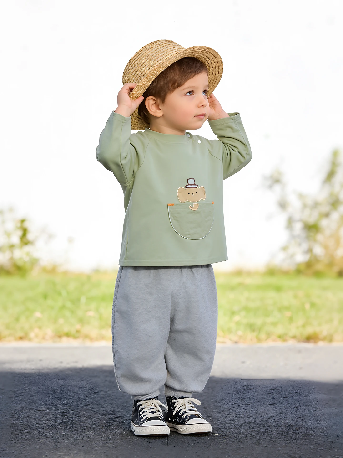 幼児前期向け長袖Tシャツとスポーツパンツセットアップの選び方