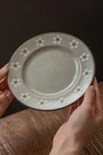 美濃焼の陶器プレート【梅花型・セサミ釉・ヴィンテージスタイル・デザート・フルーツ用】