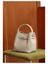 女性用 牛革製 バケツバッグ【通勤ファッション・ショルダーストラップ付き】