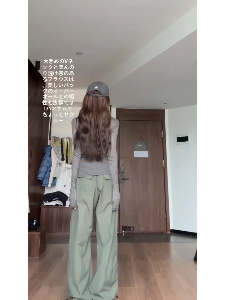 涼しさを演出！Vネック長袖Tシャツ【極上の柔らかさ・透け感・春秋用】